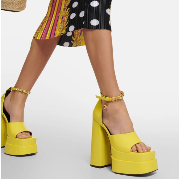 VERSACE Medusa Aevitas patent leather platform sandals - Picture 4 of 6